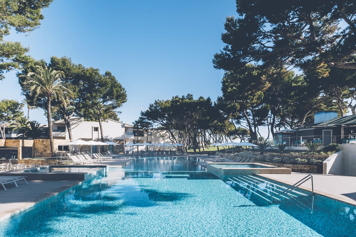 Piscine de l'hôtel, hôtel Iberostar Selection Playa de Muro Village