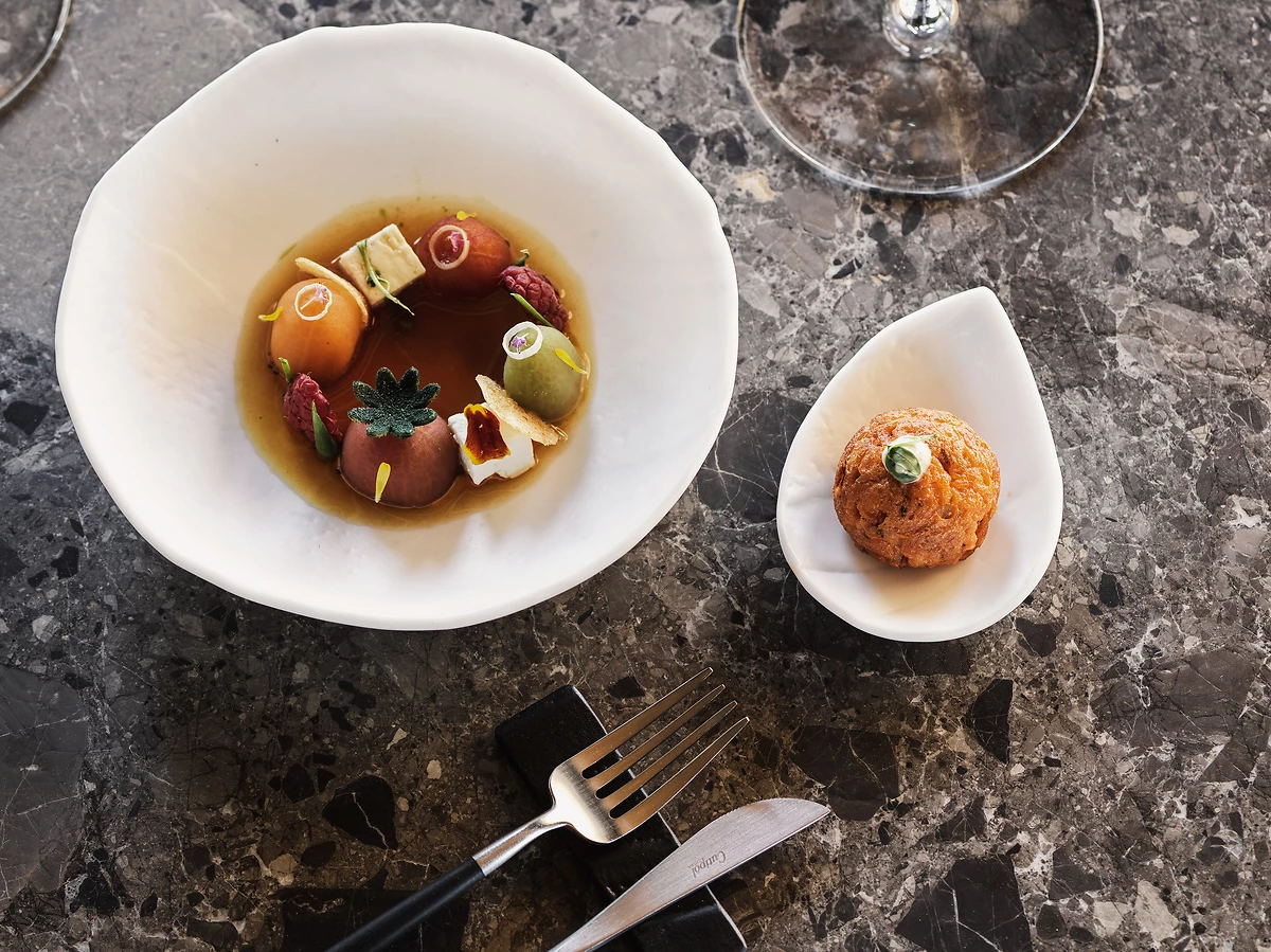 Plat servis dans l'un des restaurants de l'hôtel, Canaves Epitome