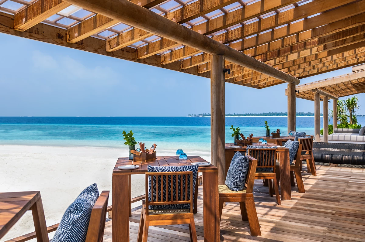 Un des bars de l'hôtel, Alila Kothaifaru Maldives