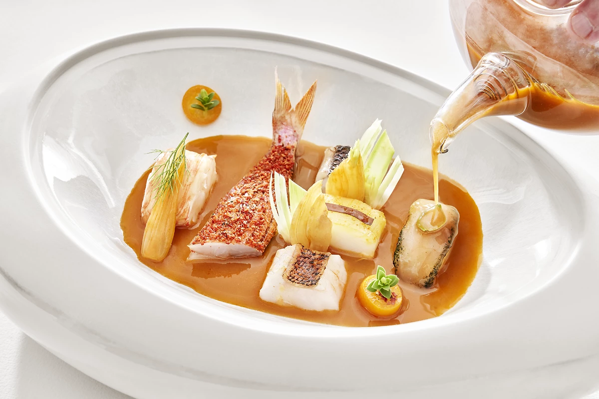 Plat servis au restaurant La Vague d'Or, Cheval Blanc St-Tropez