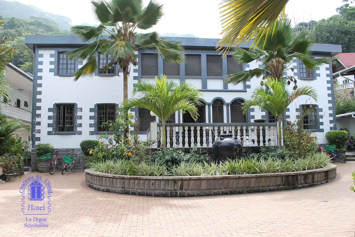 Vue extérieure, Hôtel Château St Cloud, La Digue, Seychelles