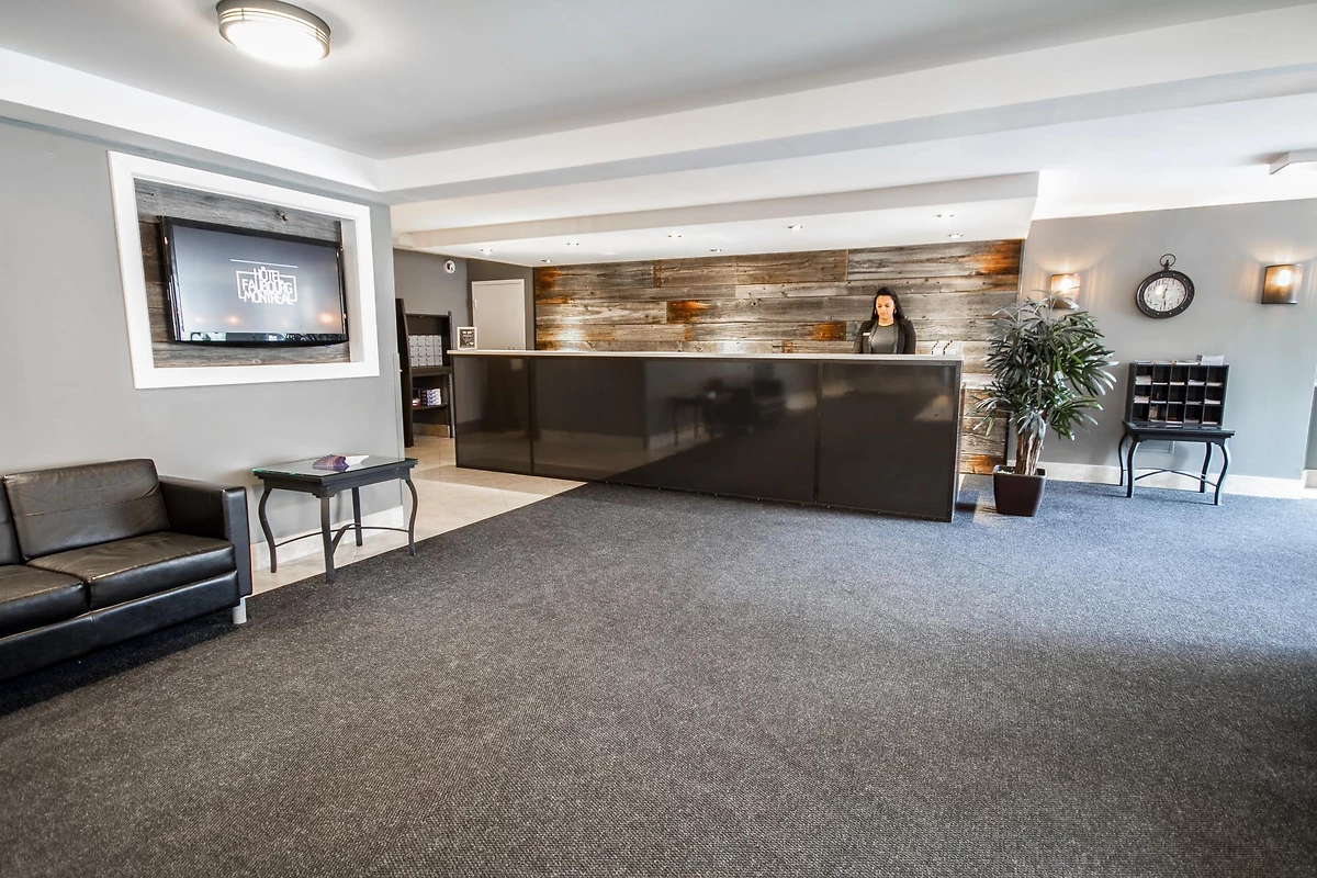 Réception de l'hôtel, hôtel Faubourg Montréal