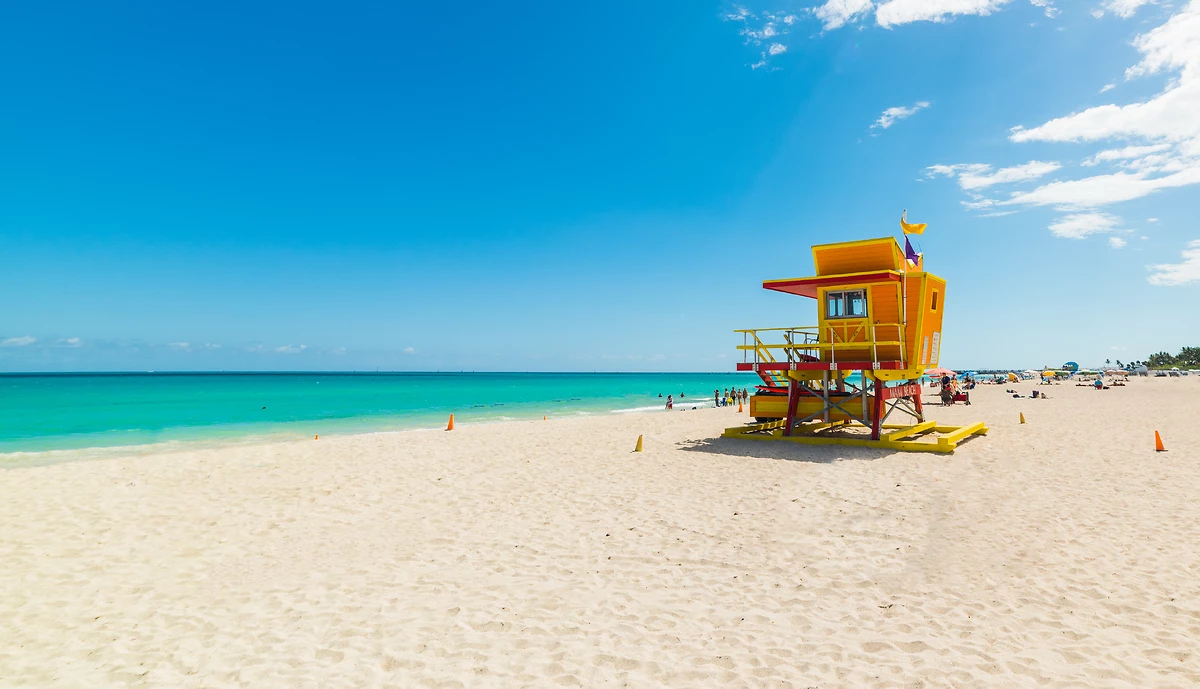 La fameuse cabane colorée des sauveteurs de la plage de Miami Beach, Florida, États-Unis