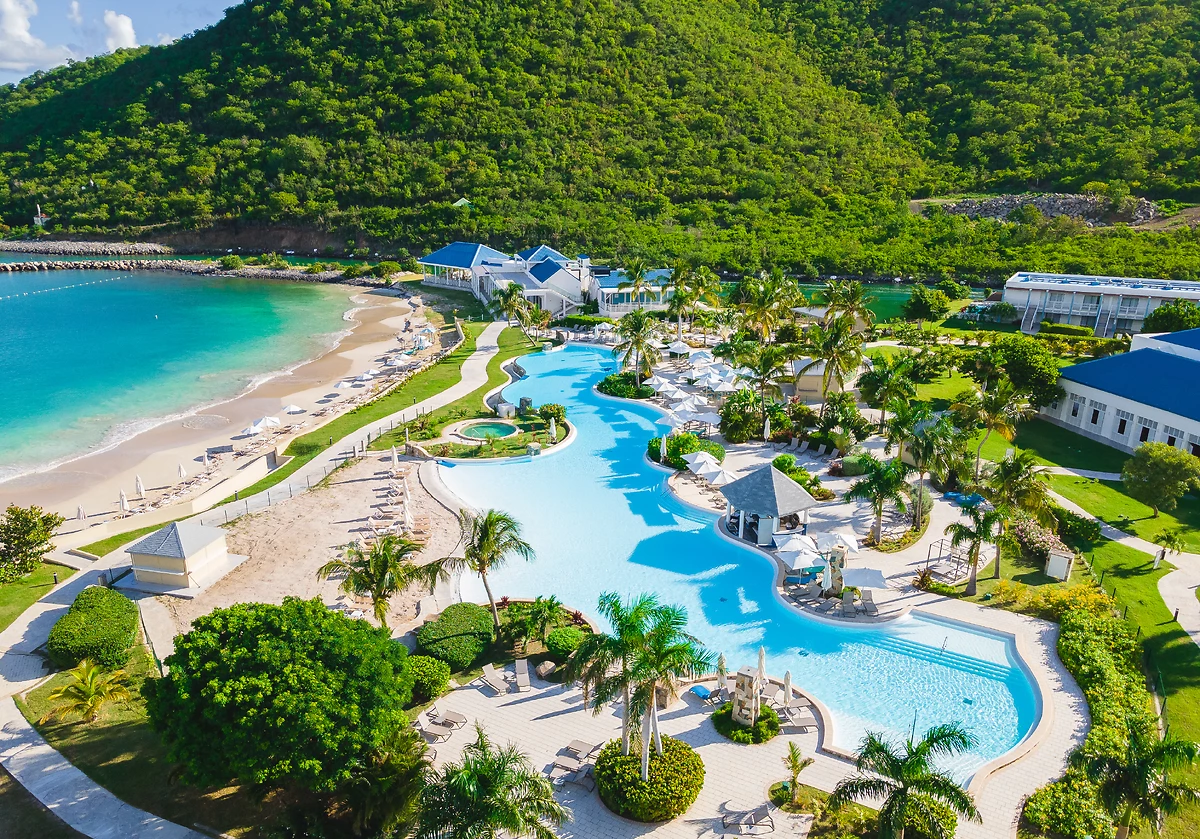 Vue aérienne de la piscine, Secrets Saint-Martin Resort & Spa, Saint-Martin