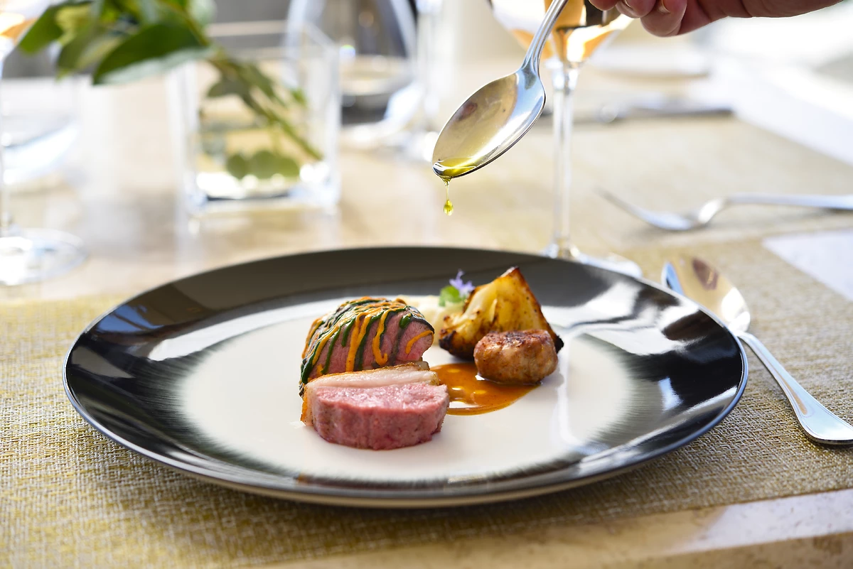 Plat servis au restaurant Over Water, Sani Asterias