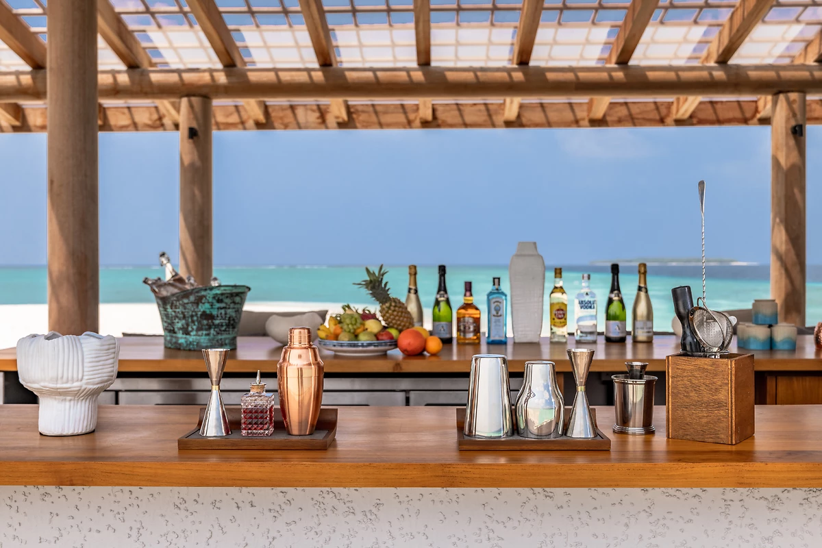 Un des bars de l'hôtel, Alila Kothaifaru Maldives