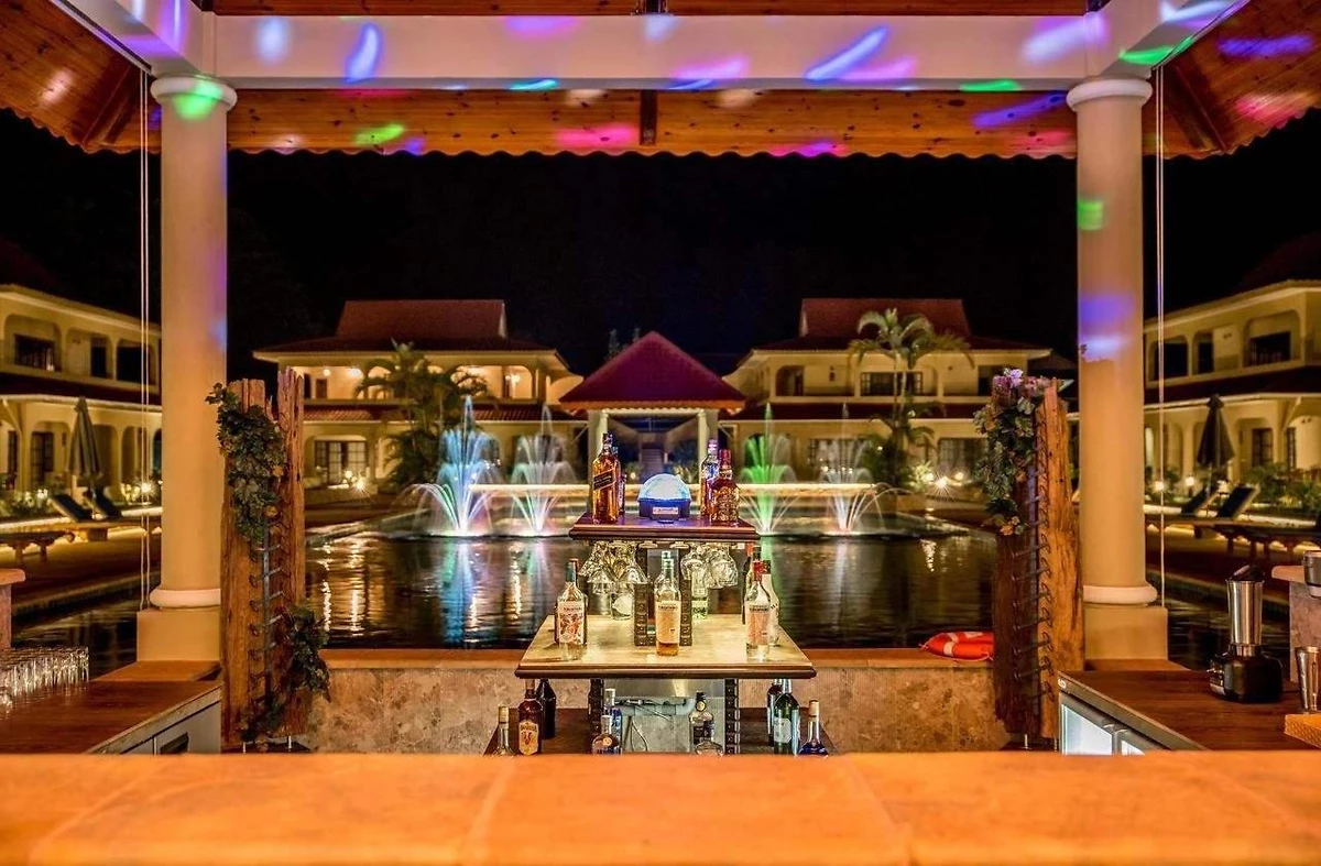 Bar, Oasis Hotel, Praslin, Seychelles