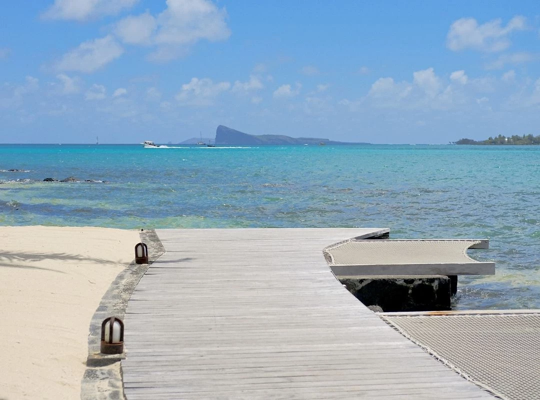 Jetée menant à la plage, Hôtel 20° Sud, Grand Baie, Maurice