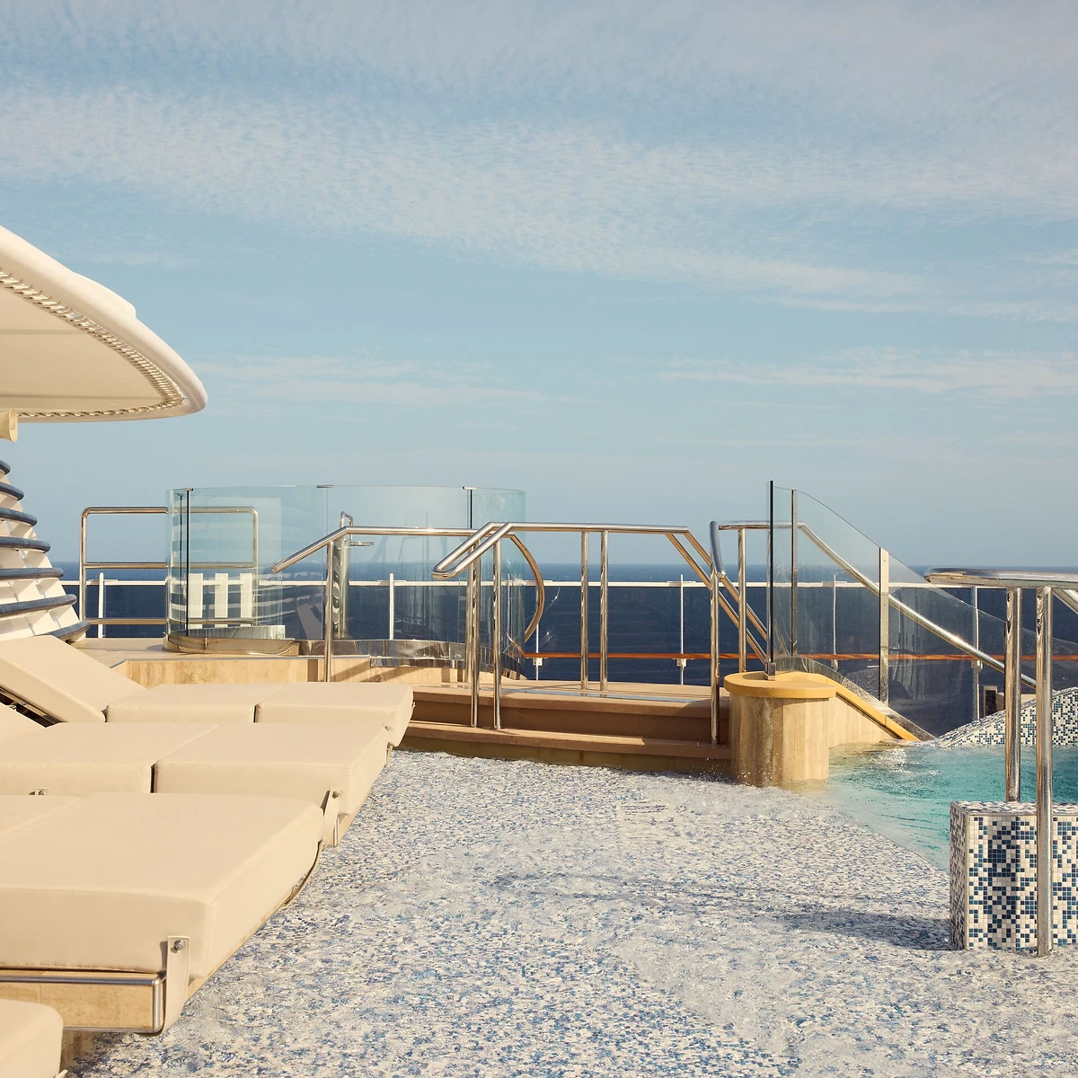 Piscine Helios, Explora II, Explora Journeys