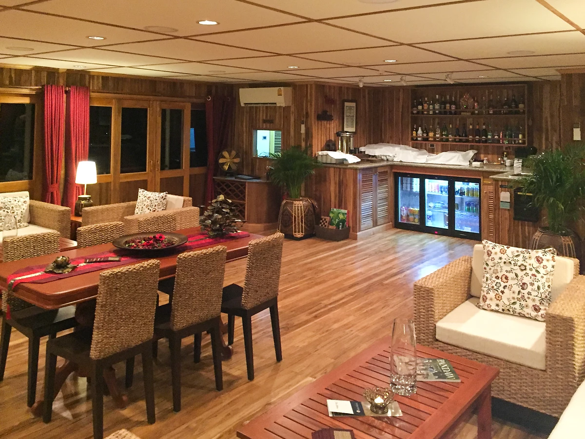 Restaurant et bar, R/V Champa Pandaw