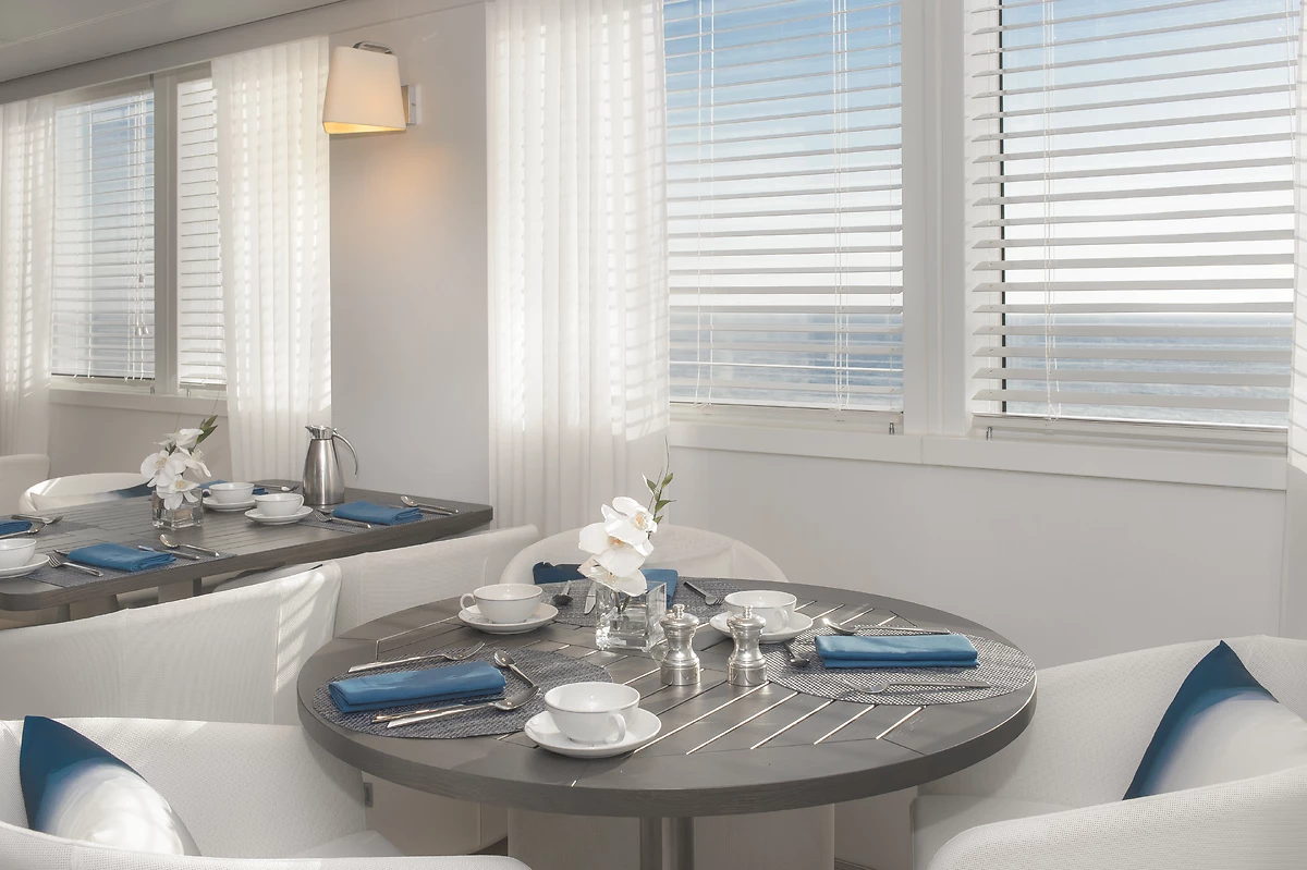 Restaurant, Le Lyrial, Les Sisterships