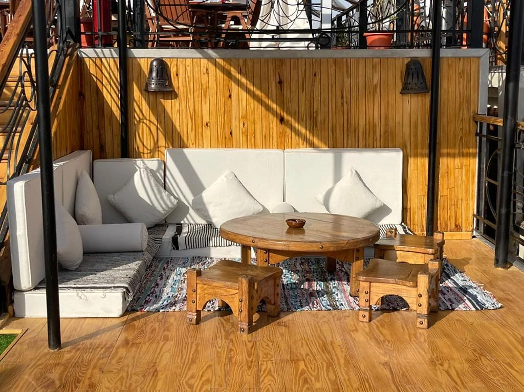 Lounge sur le pont de la Dahabeya Merit II, Dahabeya Merit, Égypte