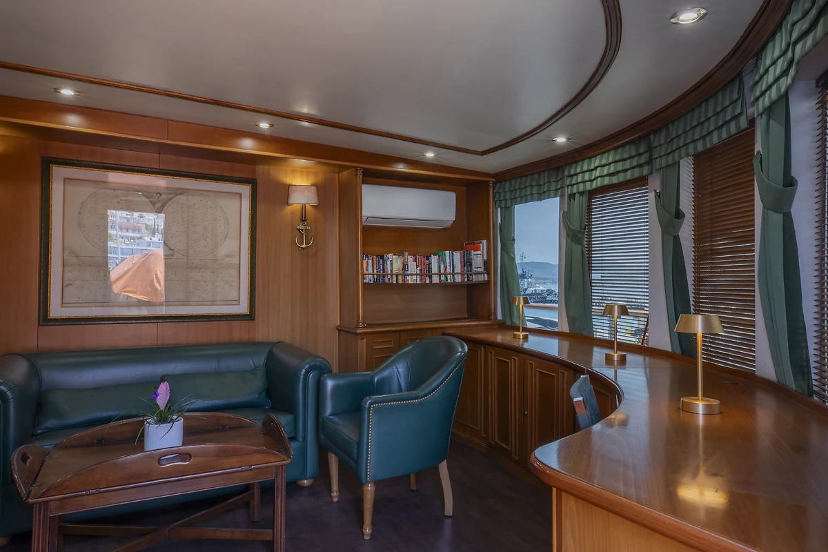 Bibliothèque, M/Y Callisto