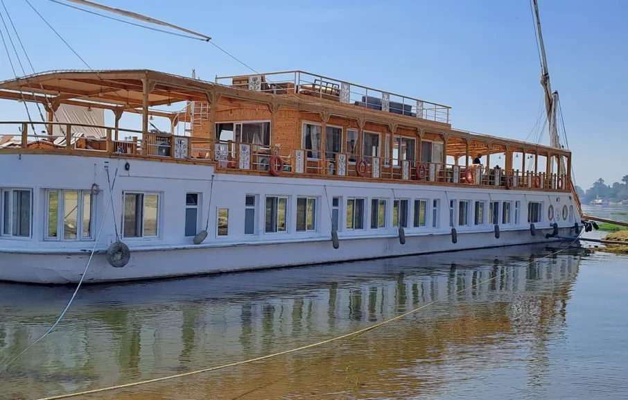 Vue extérieure du bateau, Dahabeya Papyrus