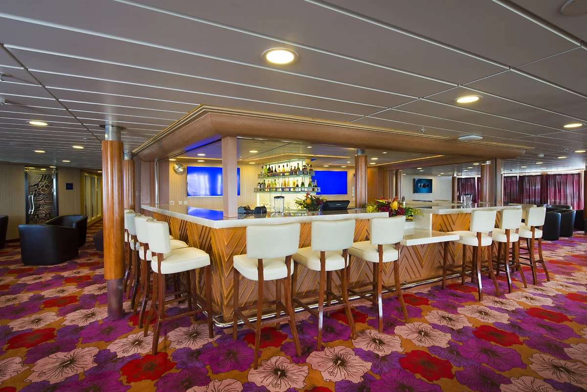 Veranda bar, Aranui 5