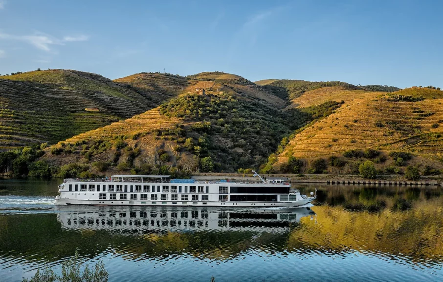 Bateau, M/S Queen Isabel