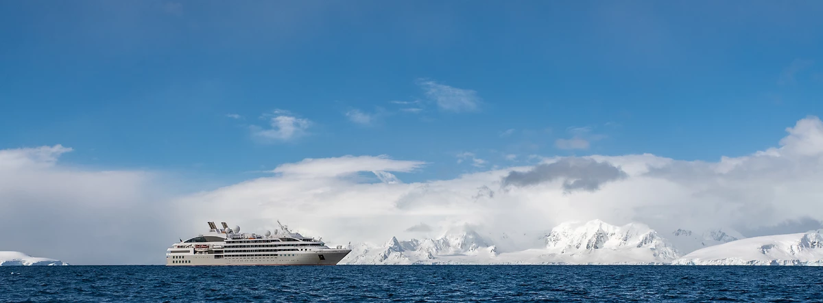 Vue extérieure du bateau, Le Lyrial, PONANT EXPLORATIONS
