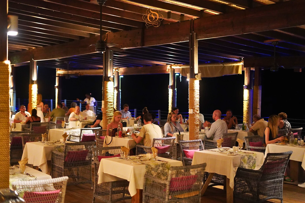 Santosha Restaurant, Domaine de l'Orangeraie, Seychelles