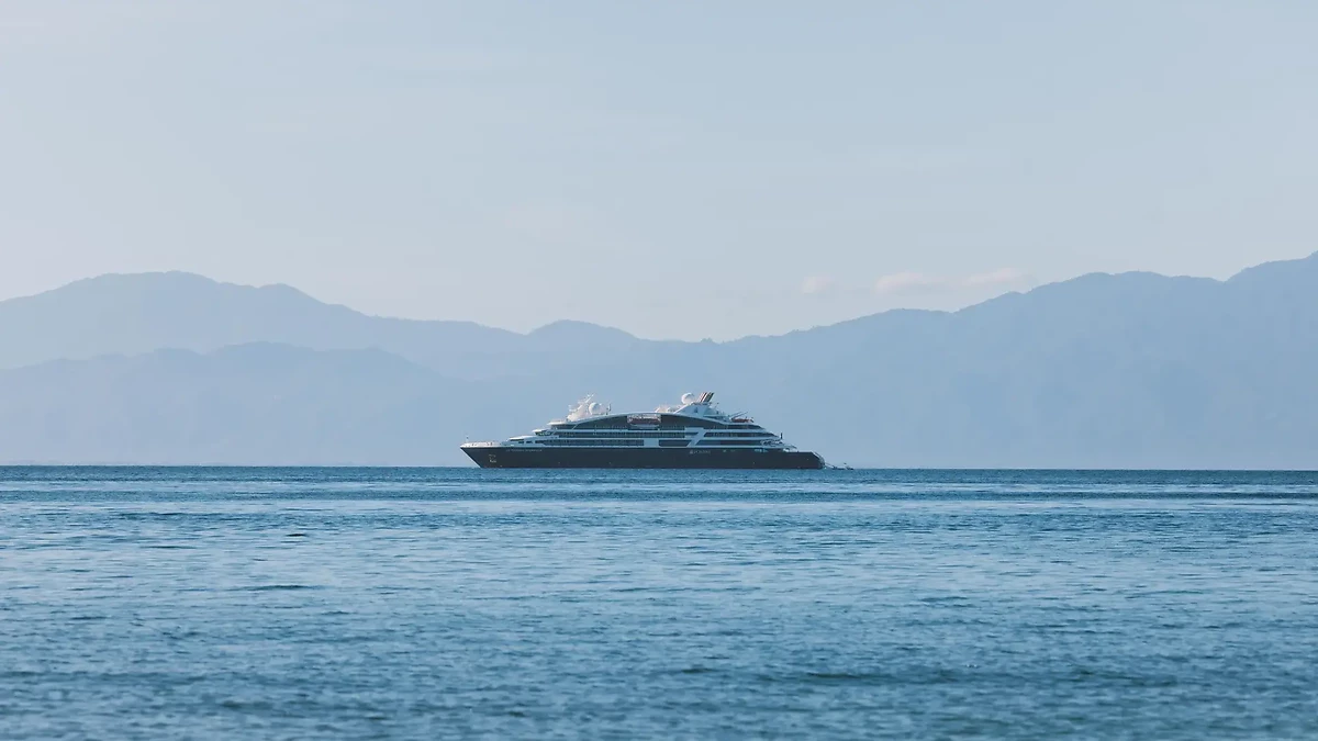 Le Dumont-d'Urville, Les Explorers, PONANT