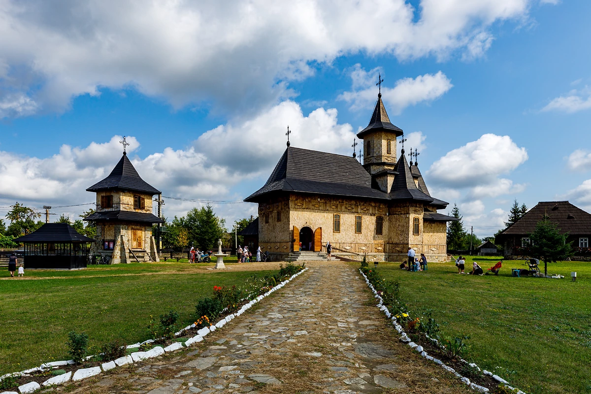 Une vieille église en bois à Gura Humorului, Roumanie