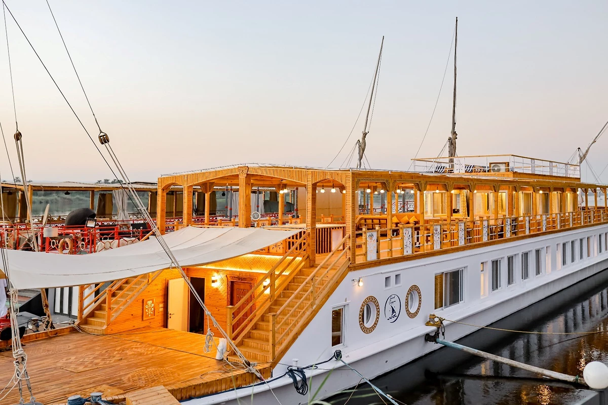 Vue sur le bateau, Dahabeya Papyrus