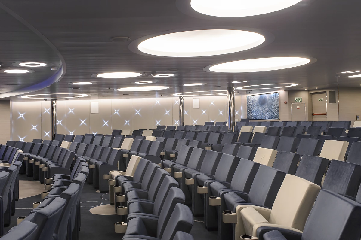 Salle de conférence, Le Lyrial, Les Sisterships