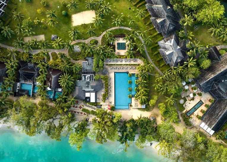 Vue aérienne de la piscine, STORY Seychelles, Mahé, Seychelles