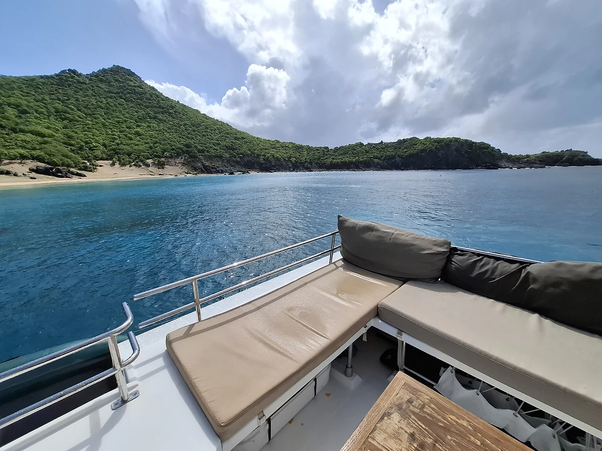 Arrière du catamaran, Dream Yacht Worldwide