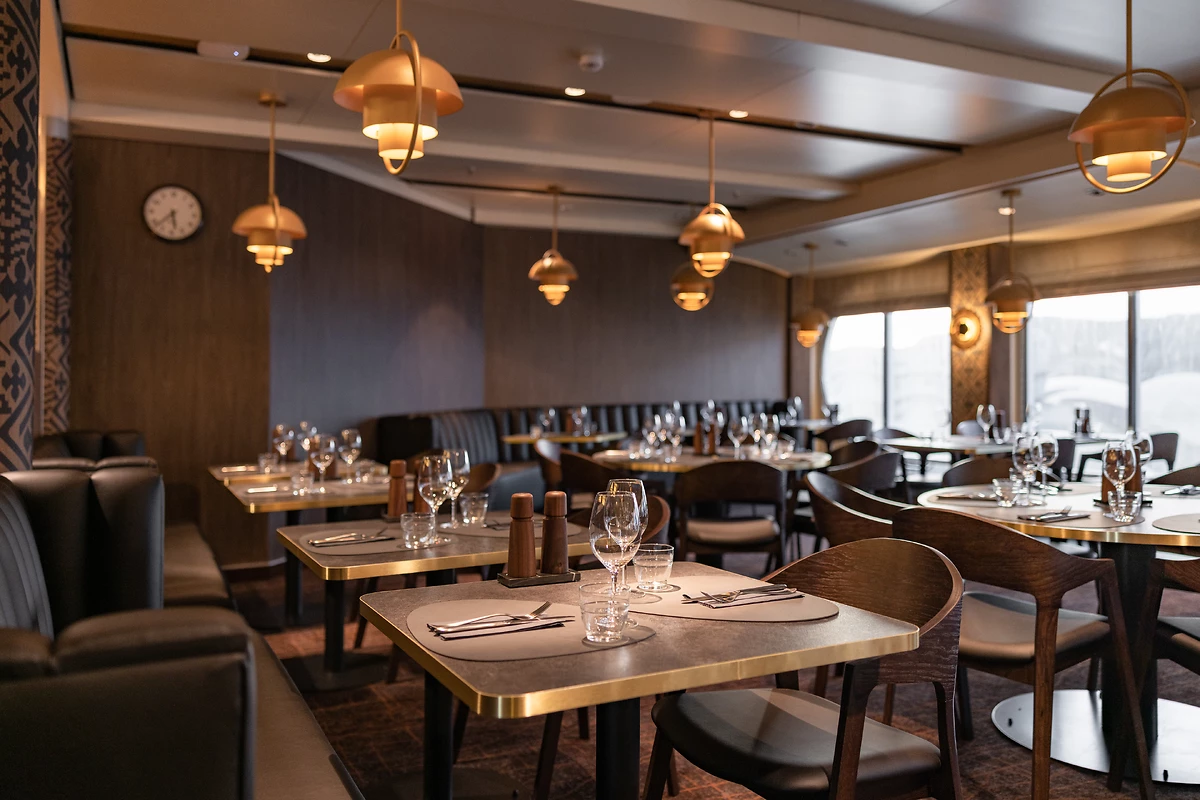 Brasserie, MS Trollfjord, Hurtigruten