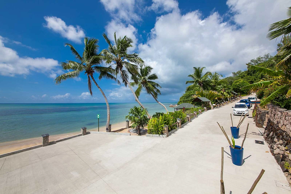 Plage, Coco de Mer & Black Parrot Suites, Praslin, Seychelles