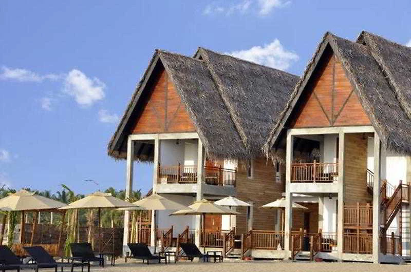 Vue extérieure des chambres, Maalu Maalu Resort & Spa