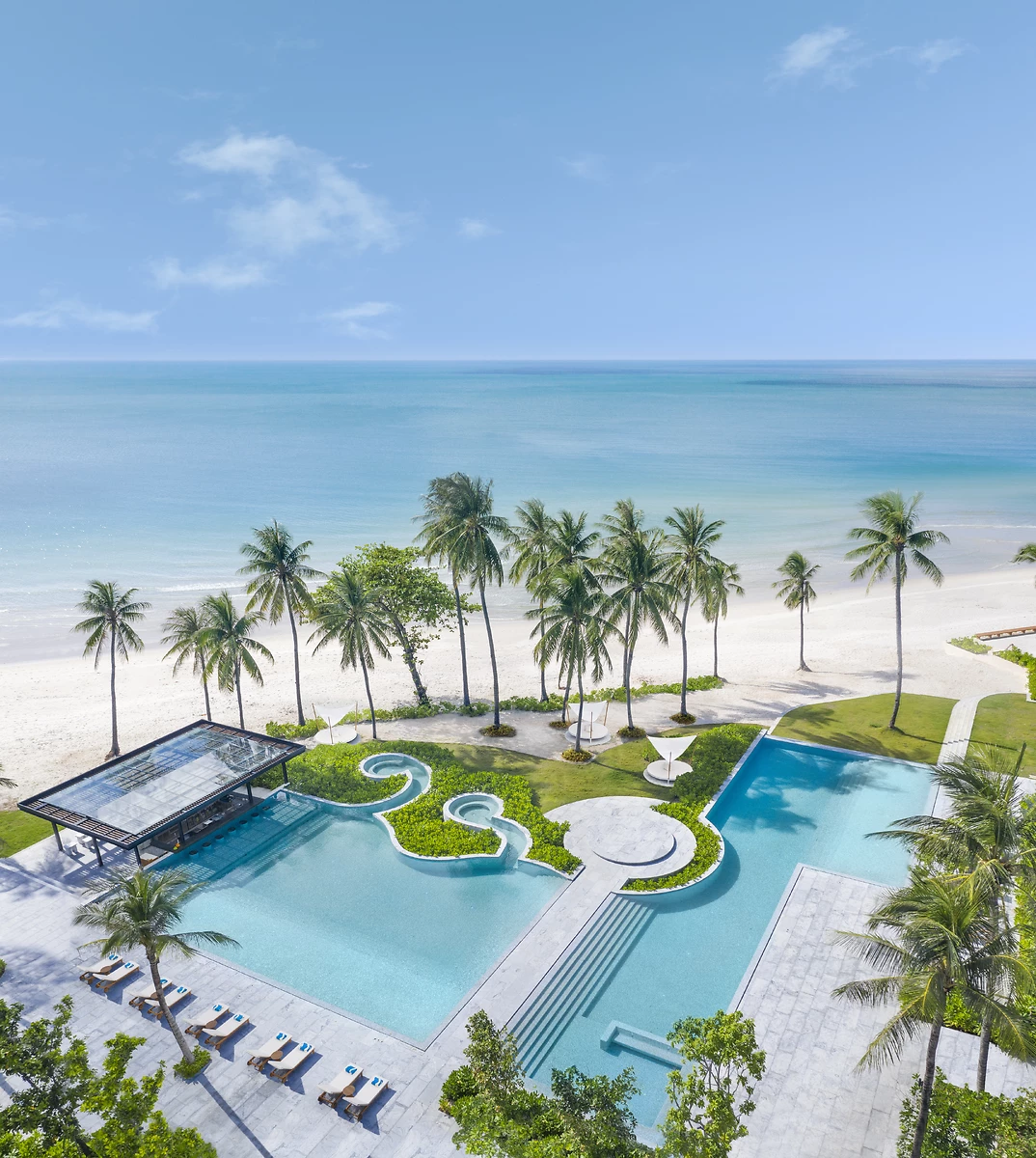 Vue aérienne de la piscine principale, Centara Reserve Samui, Thaïlande