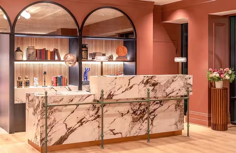 Réception, Pennyweight Hotel Boston, Curio Collection by Hilton