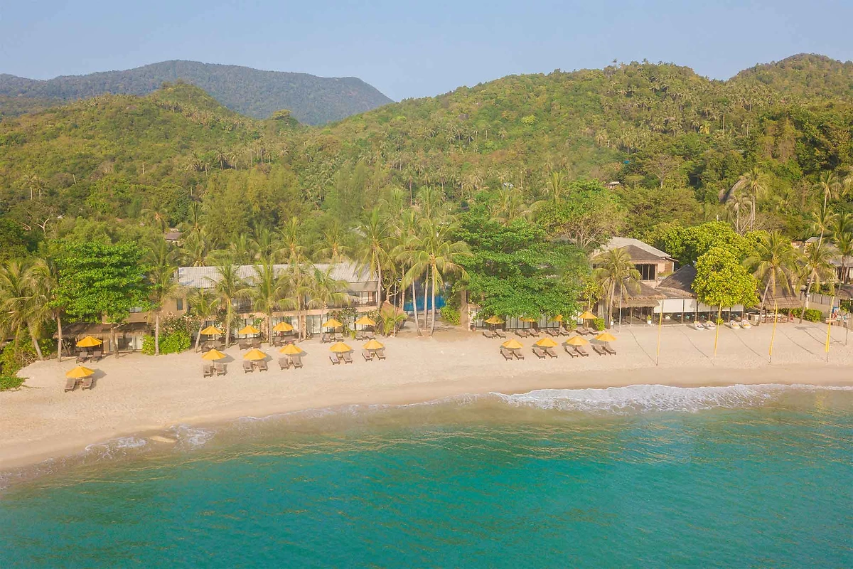 Vue aérienne de l'hôtel et sa plage, Buri Rasa Village Phangan, Thaïlande