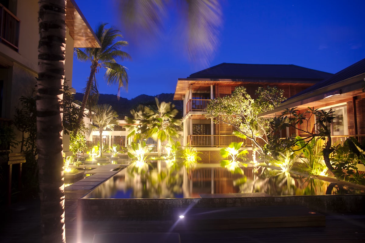 Vue de nuit, Dhevatara Beach Hotel, Praslin, Seychelles