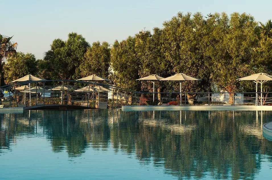 Piscine, hôtel Lindian Village Beach Resort, Curio Collection