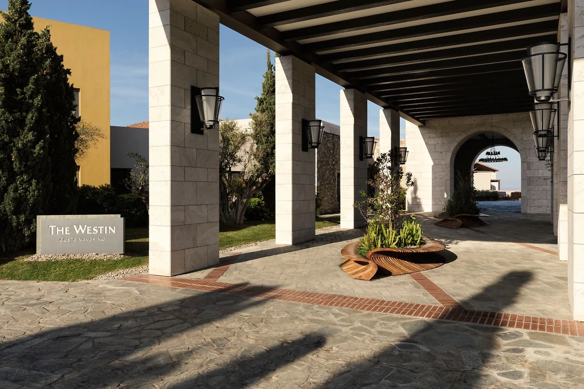 Entrée de l'hôtel, hôtel The Westin Resort Costa Navarino