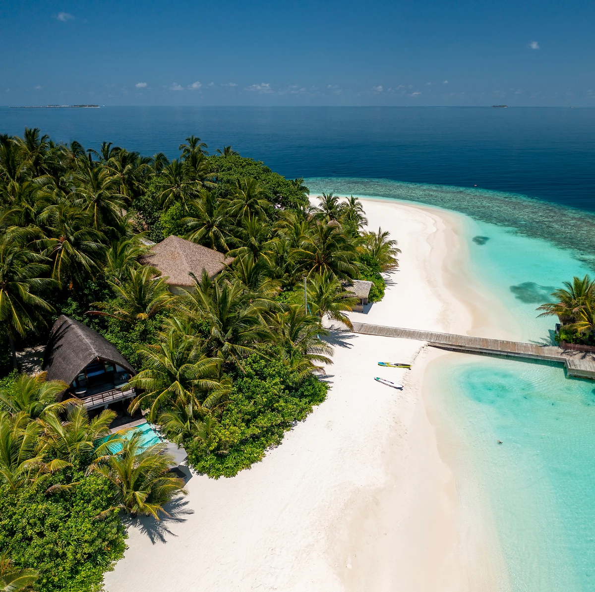 Vue aérienne villa et plage, Kandolhu Maldives