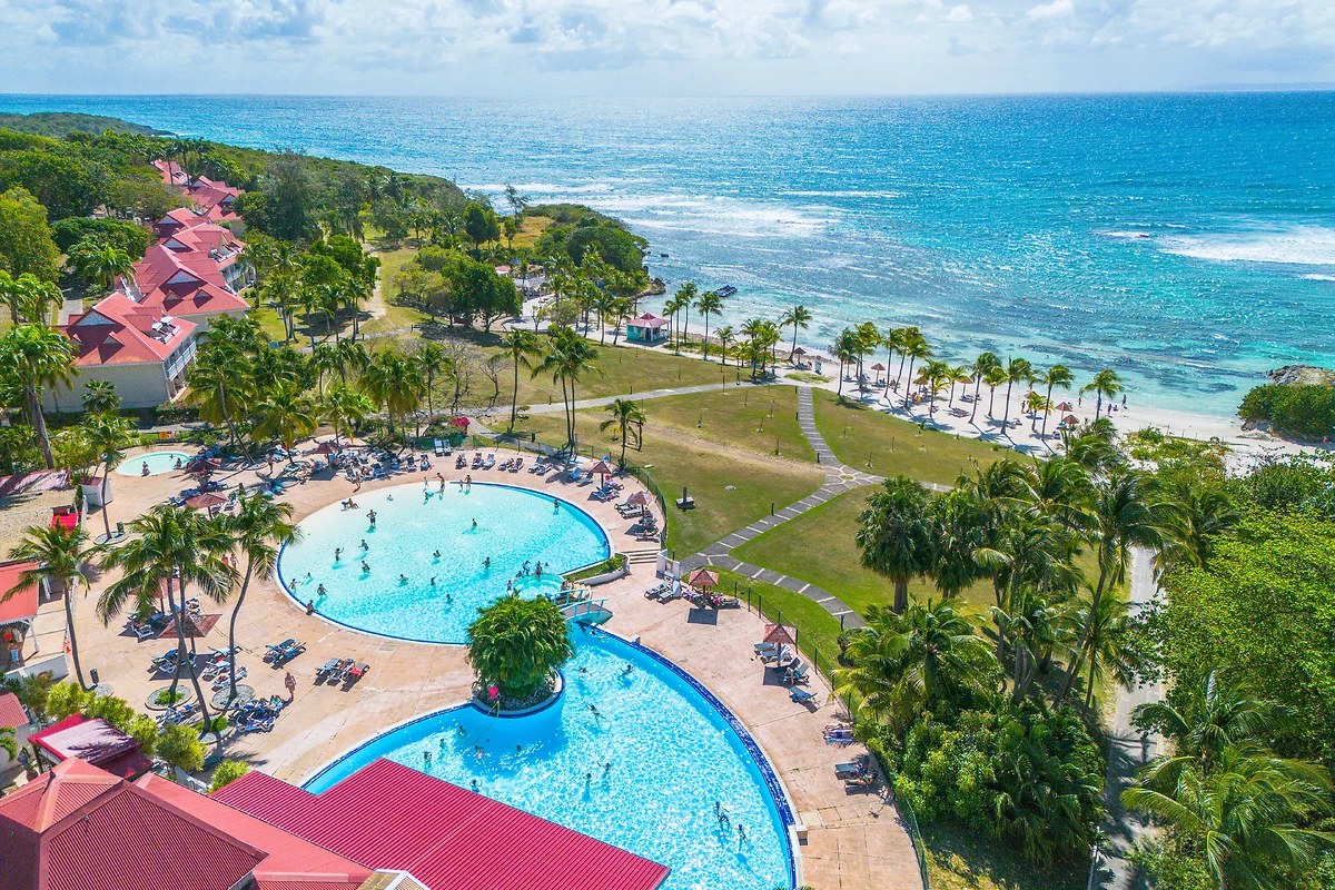 Vue aérienne de la piscine, Pierre & Vacances Sainte-Anne
