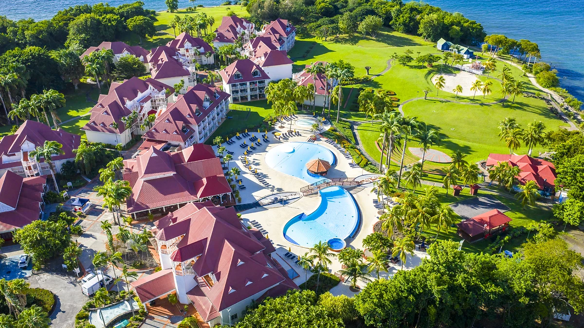 Vue aérienne de la piscine, Pierre & Vacances Sainte-Luce