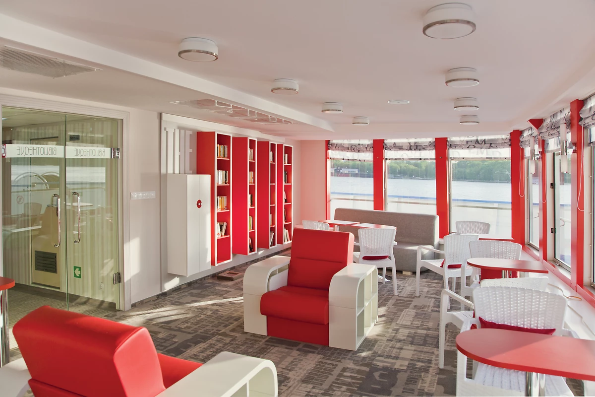 Bibliothèque, M/S Kandinsky Prestige