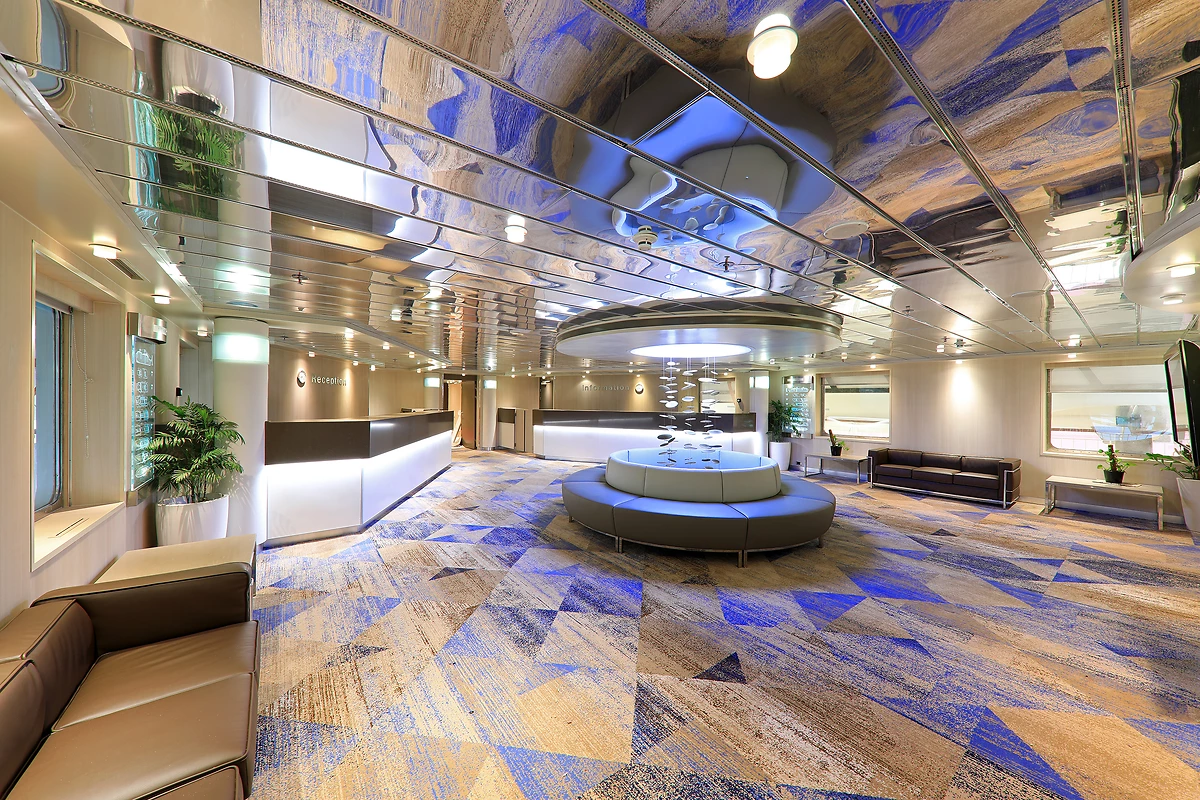 © OCEANLINER PICTURES BY OLIVER ASMUSSEN/M/S Hamburg