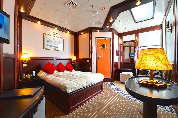 Cabine Deluxe Sabord, Running on Waves