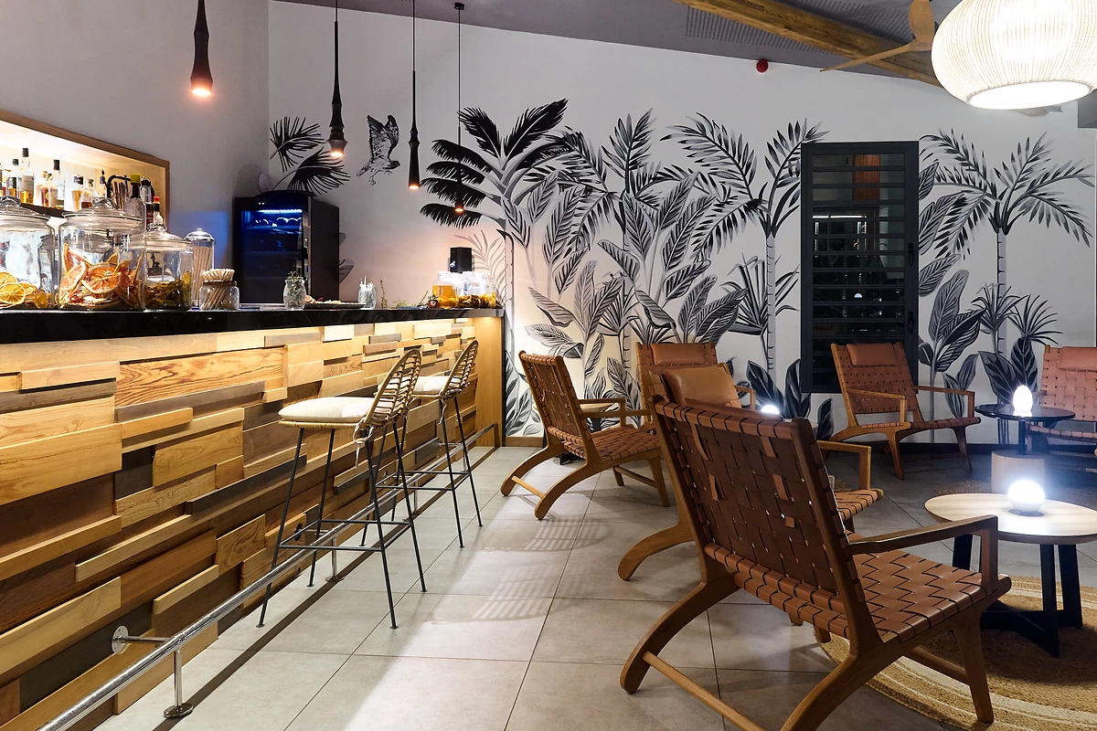 Bar, Dina Morgabine, Saint-Gilles. La Réunion