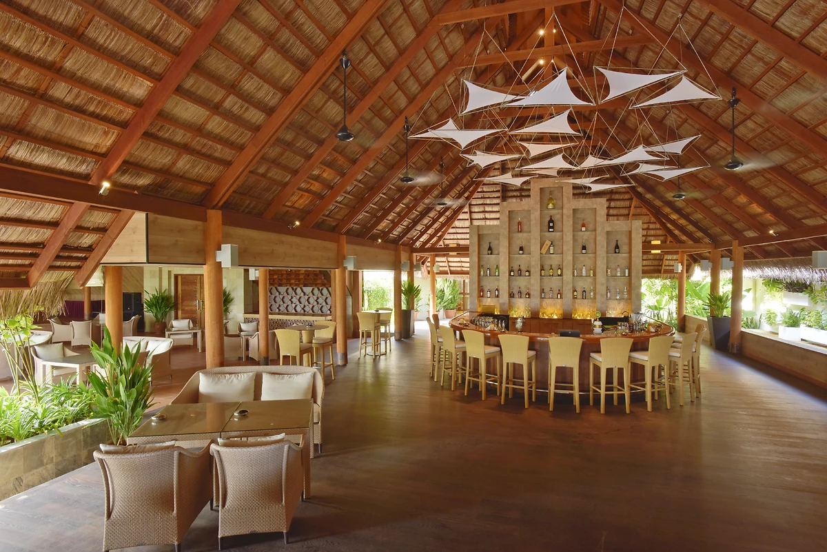 Un des restaurants de l'hôtel, Kuramathi Maldives,