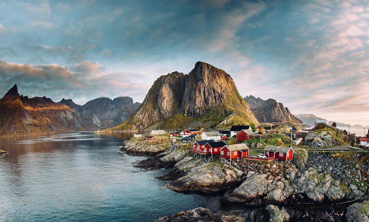 Village de pêcheurs norvégiens, îles Lofoten, Norvège