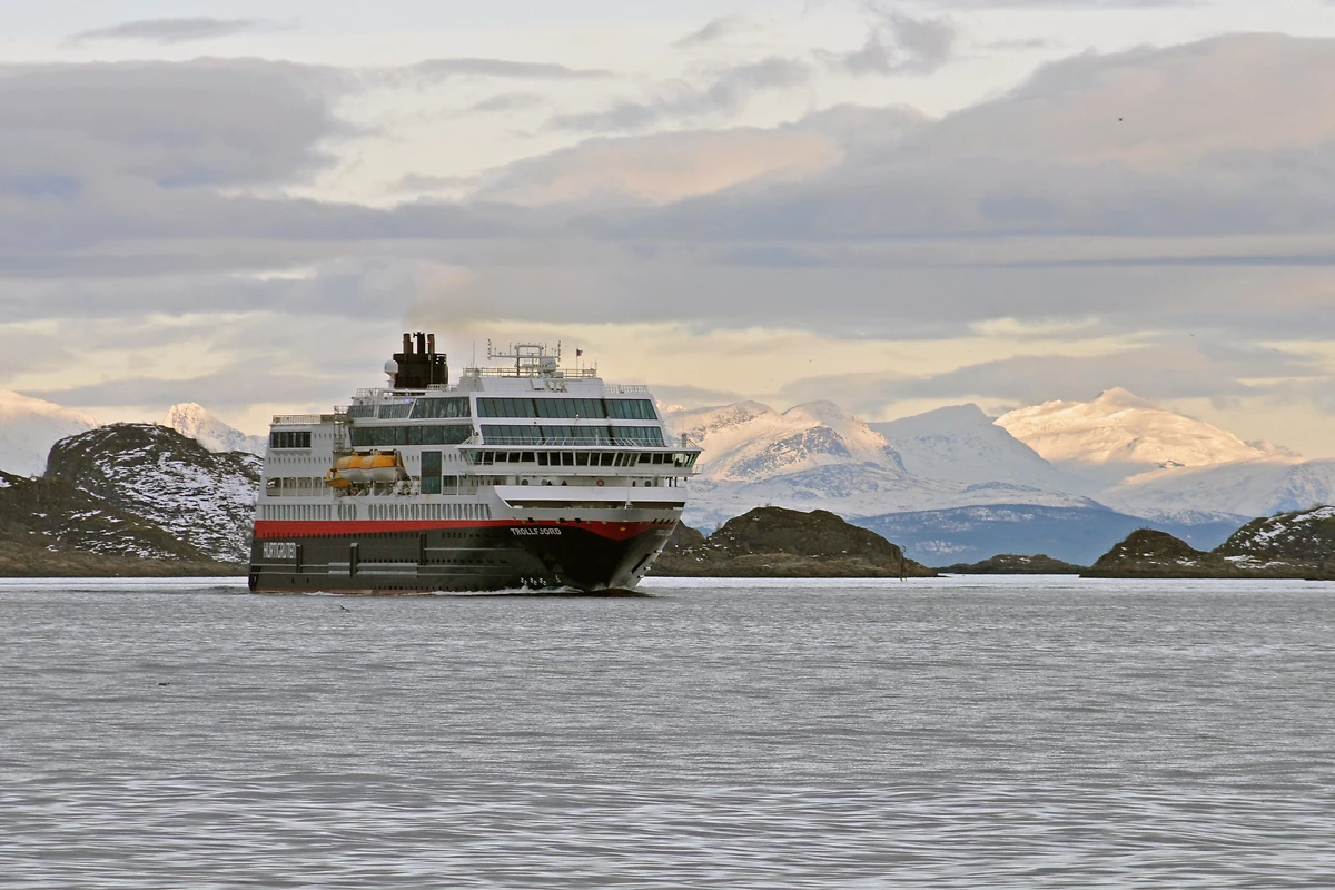 MS Trollfjord, Hurtigruten