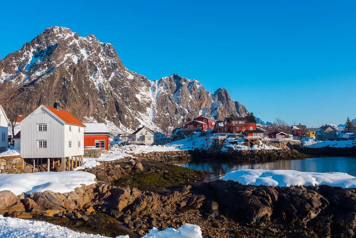 Ancienne cabane de pêcheur traditionnelle Svolvaer sur les îles Lofoten, Norvège