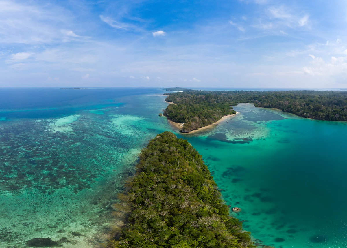 Vue sur les îles Kai, Papouasie occidentale