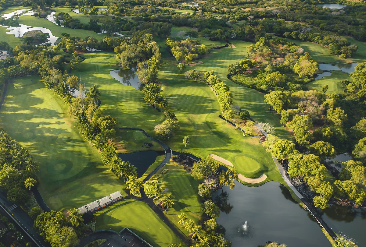 Vue aérienne, terrain de golf, Constance Belle Mare Plage